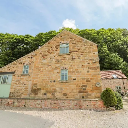 Holiday home Woodside Barn *