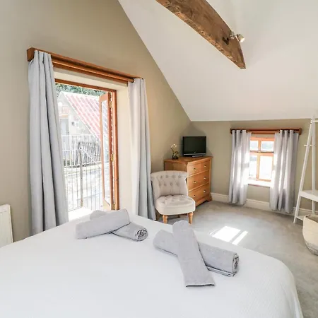 Holiday home Woodside Barn *